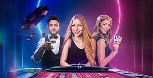 Antarmuka Bingo pokerboya menampilkan kartu dengan kalota yang tertandai, daftar peserta, dan jackpot live di layar mobile